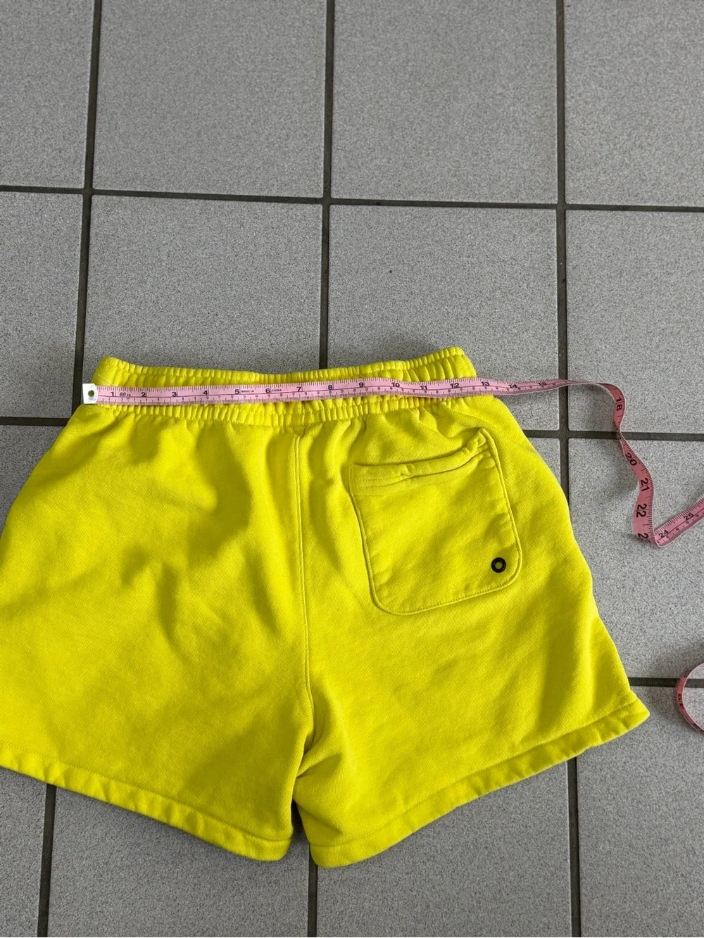 Nike Club Fleece French Terry Flow Shorts Men’s Small Opti Yellow